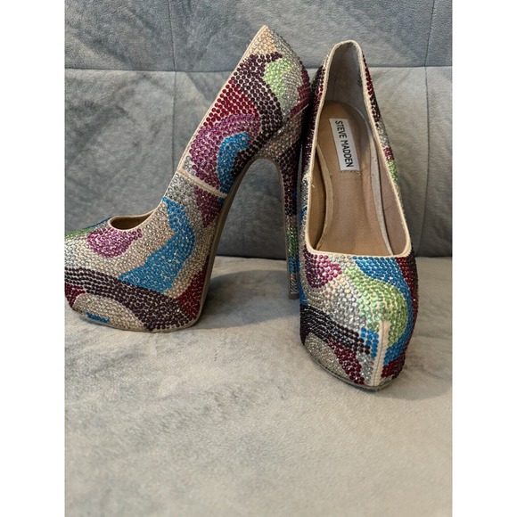 Steve Madden Women's Dyvinal Multi-Colored Rhinestone Platform Heels Size: 7 - Picture 2 of 4